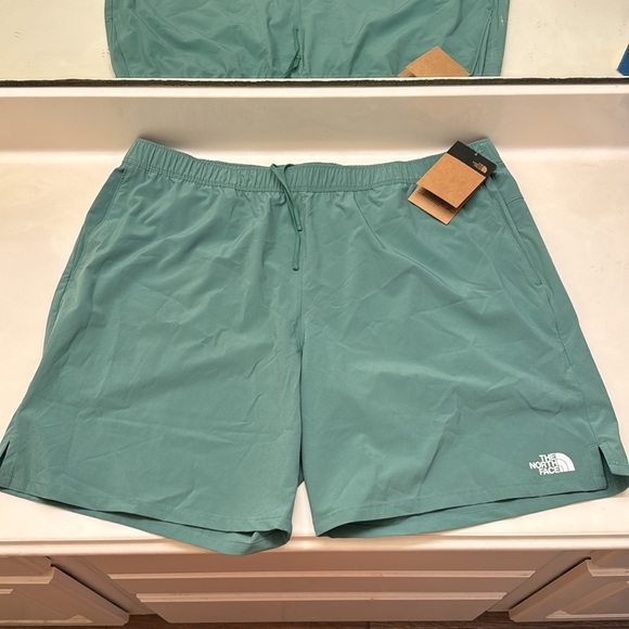 The North Face Men’s Shorts - Picture 5 of 8